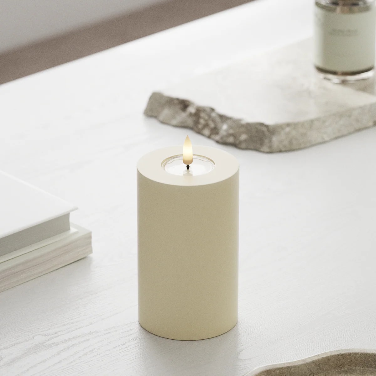 Deluxe Homeart - Real Wax LED Flickering - Cream
