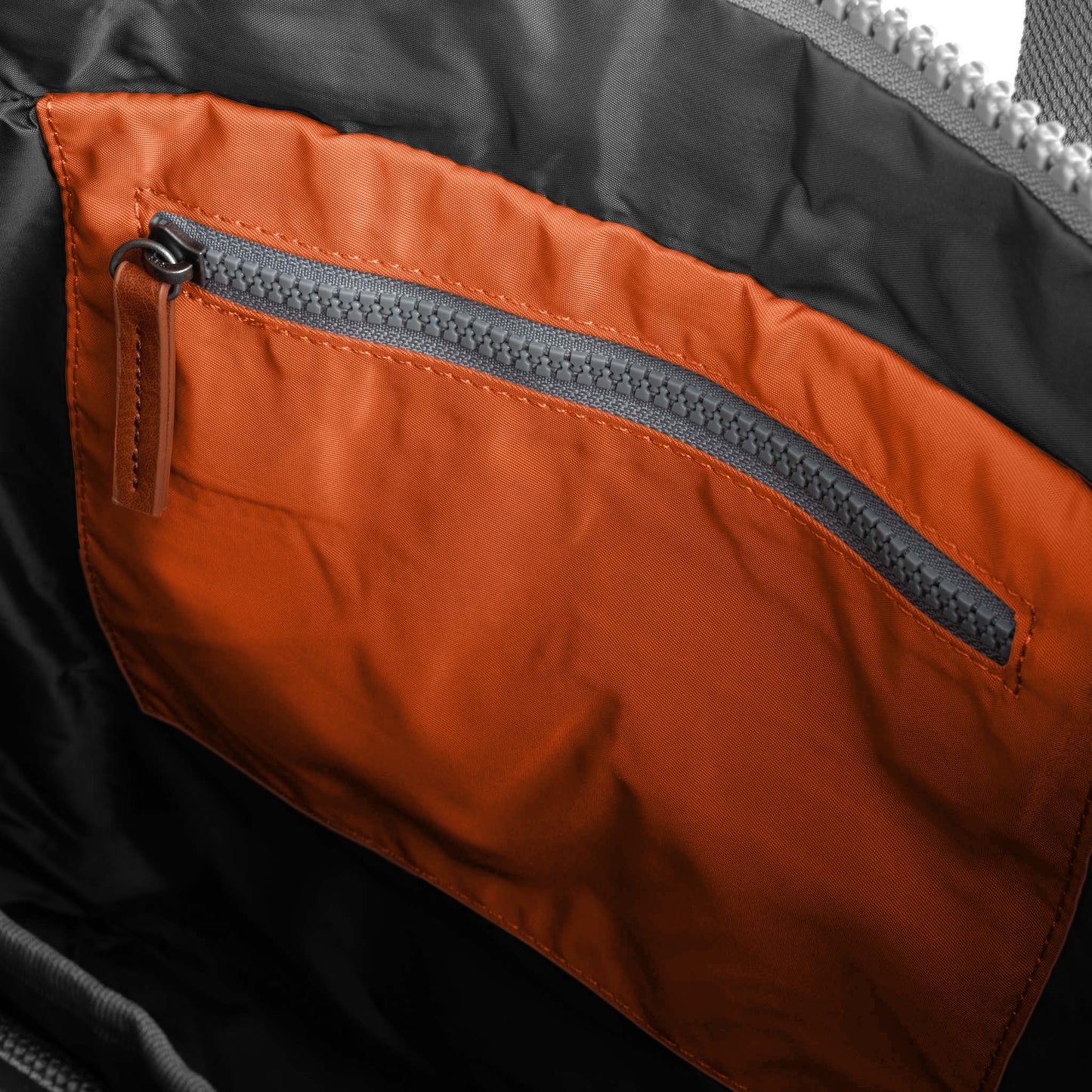 Roka - Canfield B Burnt Orange - Small