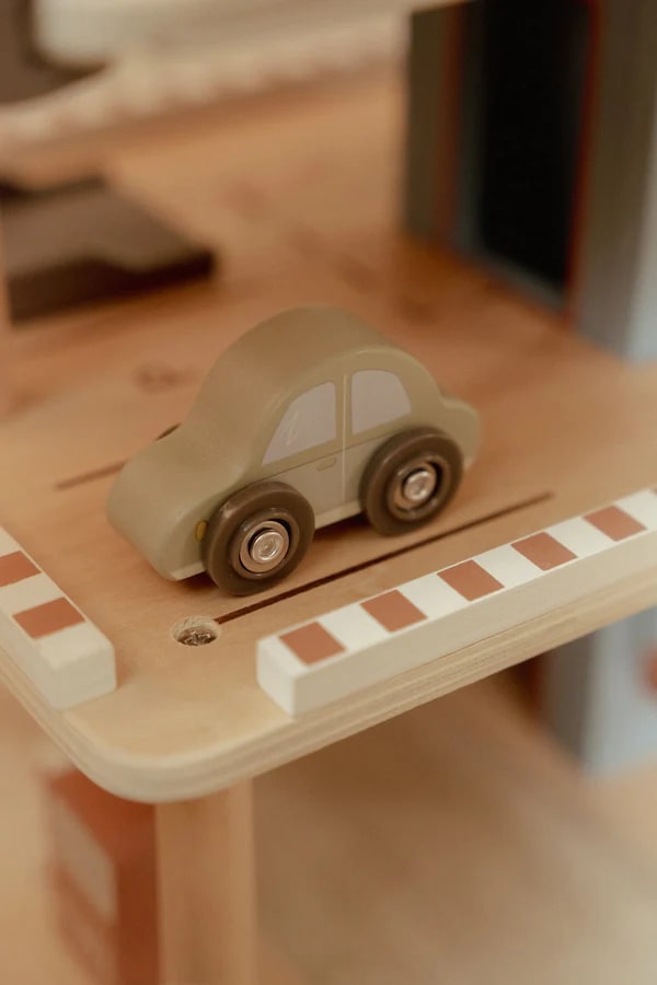 Little Dutch - Parking Garage