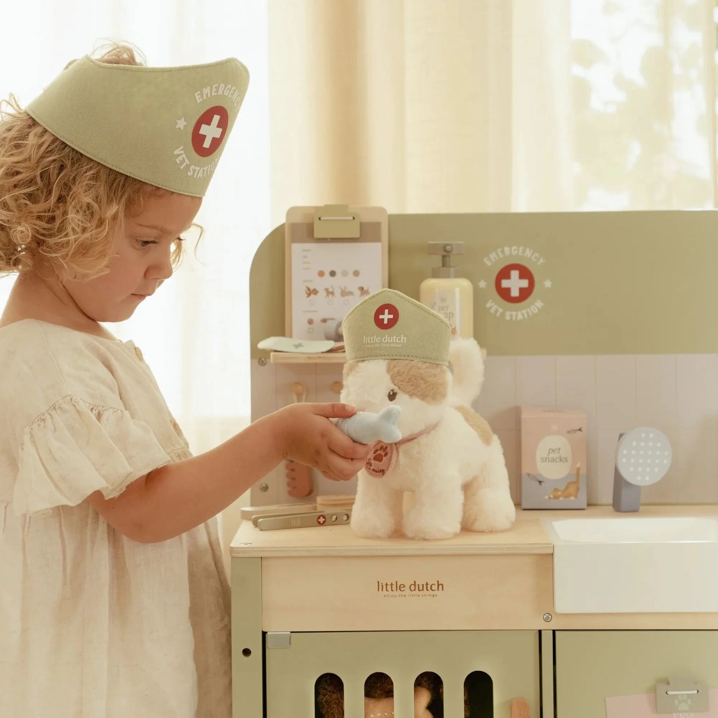 Little Dutch - Wooden Veterinary Practice