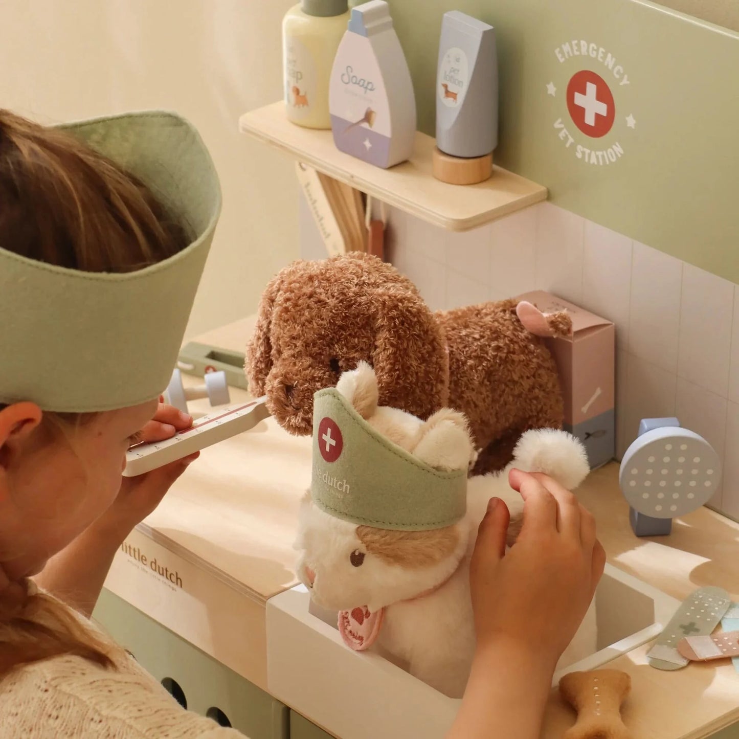 Little Dutch - Wooden Veterinary Practice