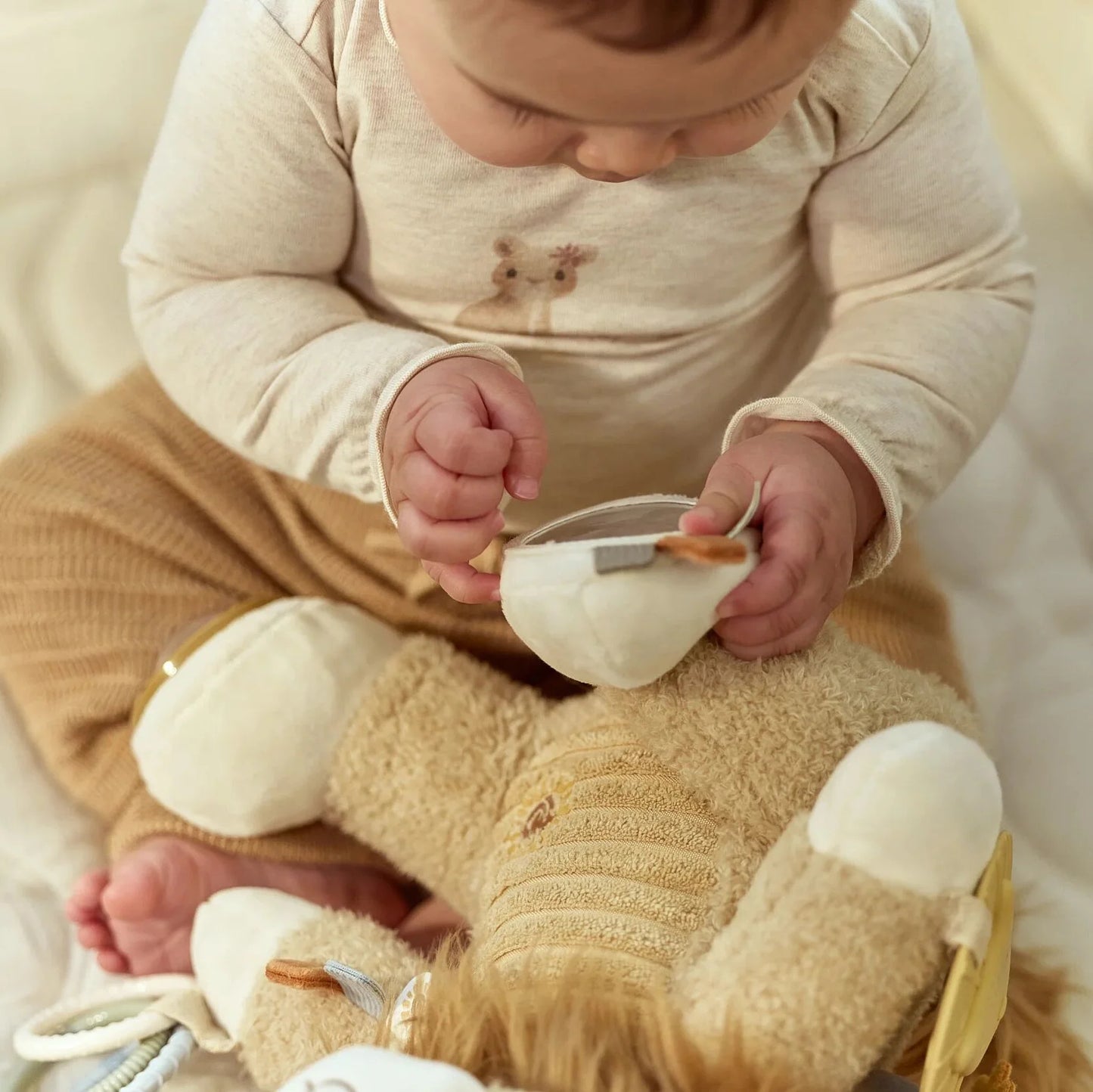 Little Dutch - Activity Cuddly Lion  - Safari Friends