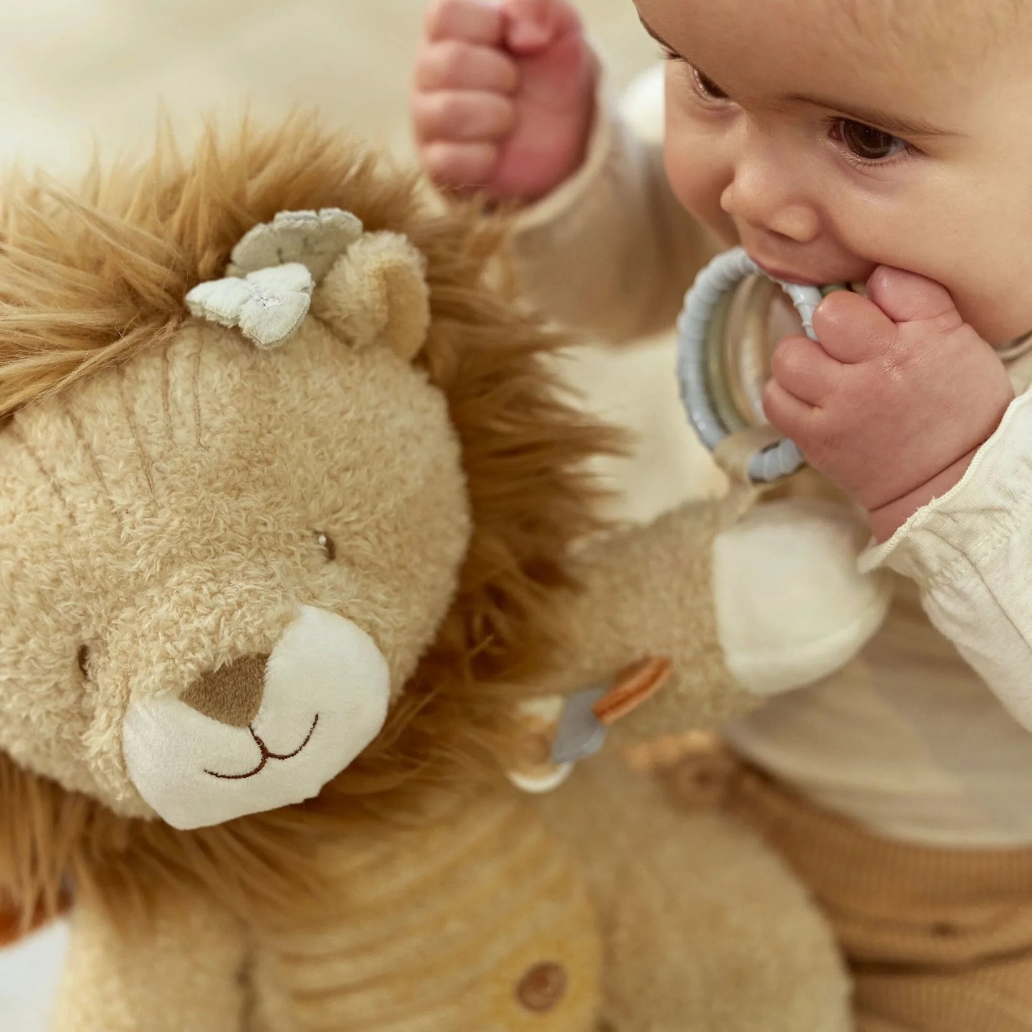 Little Dutch - Activity Cuddly Lion  - Safari Friends