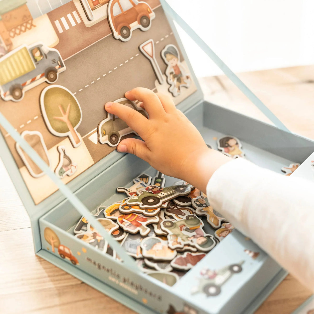 Little Dutch - Magnetic Playboard - Jim's Vehicles