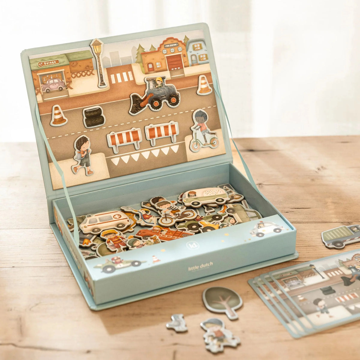 Little Dutch - Magnetic Playboard - Jim's Vehicles