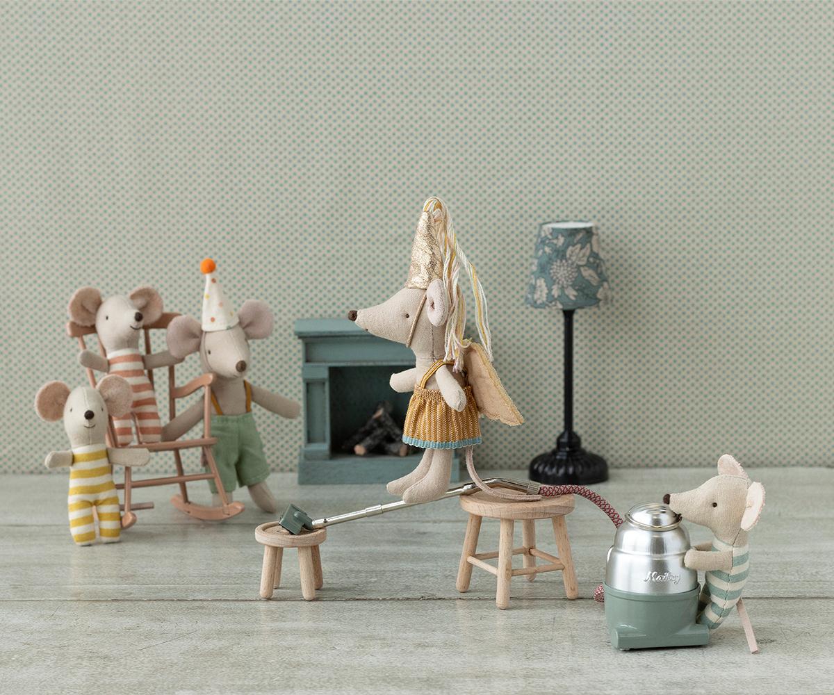 Maileg - Vacuum Cleaner Mouse