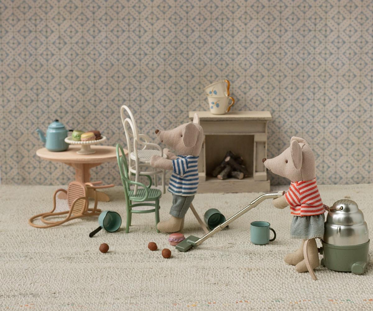 Maileg - Vacuum Cleaner Mouse