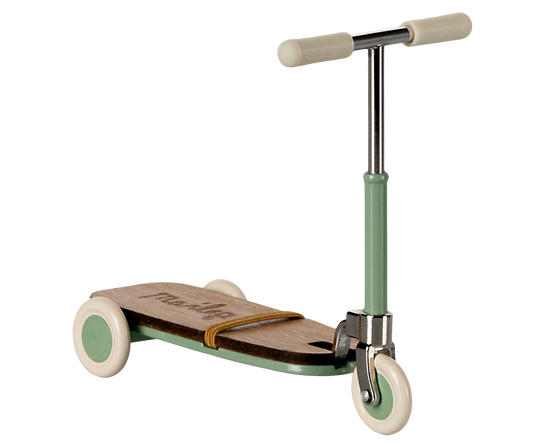 Maileg - Kick Board Mouse - Mint