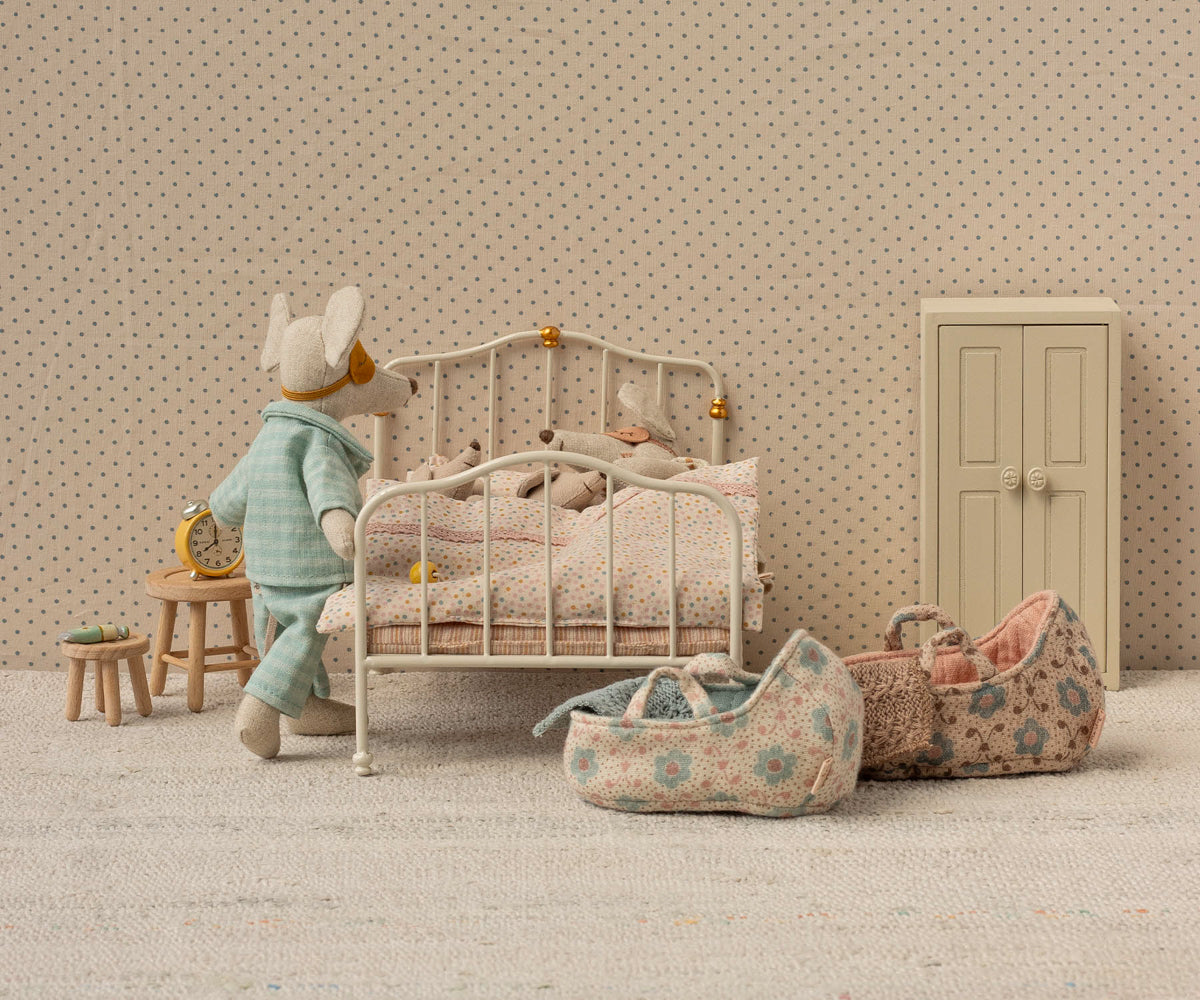 Maileg - Vintage bed Mouse - Off White