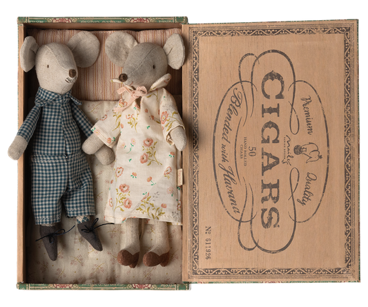 Maileg - Grandma and Grandpa Mice in Cigarbox