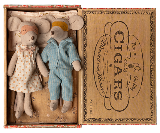 Maileg - Mum & Dad Mice in Cigarbox