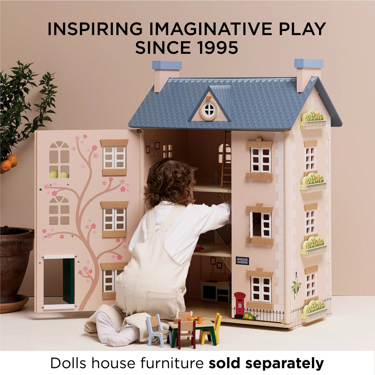 Le Toy Van - Paddington Bear Dolls House