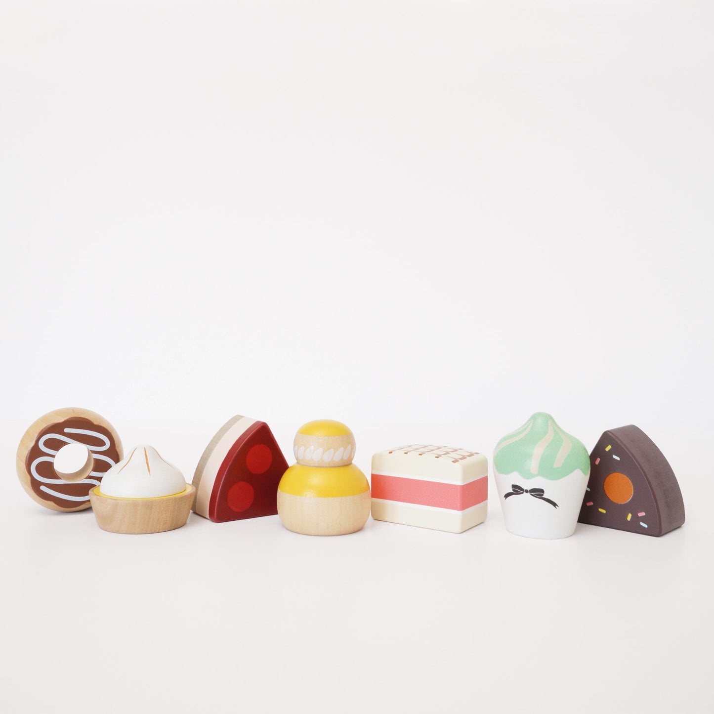 Le Toy Van - Wooden Three Tier Patisserie Cake Stand