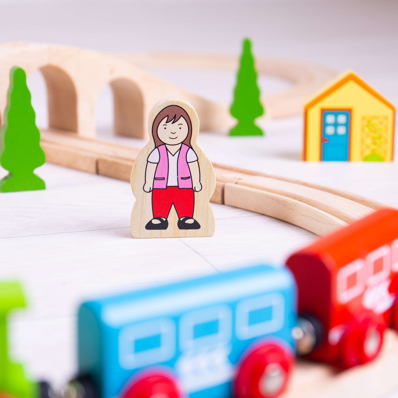 Bigjigs Toys - Wooden Figure of Eight Train Set