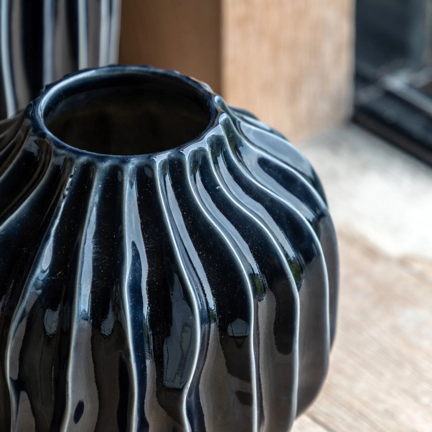 Organic Ribbed Vase Midnight - Small